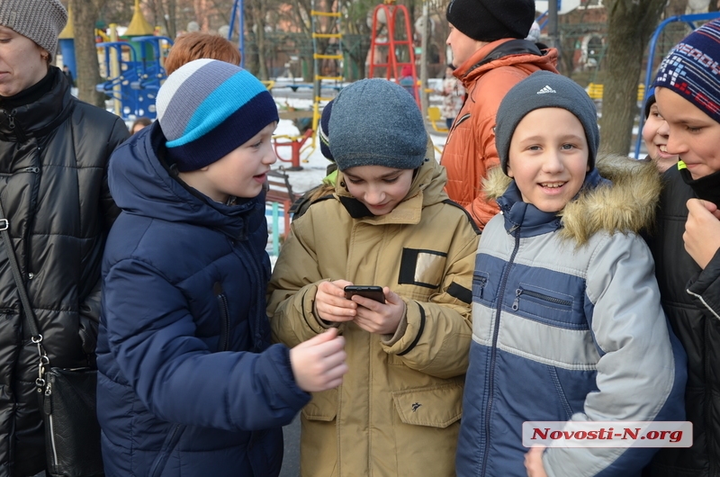  Как проходило открытие главной елки Заводского р-на города Николаева в \"Сказке\". ФОТОРЕПОРТАЖ