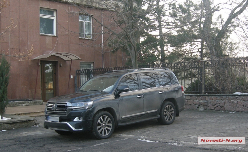 Губернатор Савченко приобрел в Николаеве автомобиль стоимостью 2,6 миллиона 