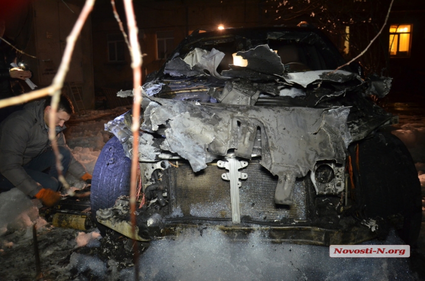 В центре Николаева подожгли люксовый «Мерседес» известного чеченского бизнесмена