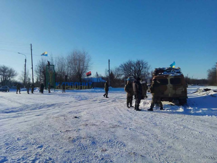 Участники блокады Донбасса начали перекрывать и автодороги