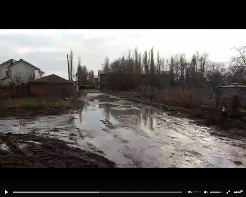 Грязевой Николаев: горожане массово жалуются на тротуары, которые превратились в болото