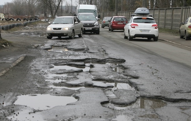 На ремонт дорог в Украине пойдет только треть от запланированного
