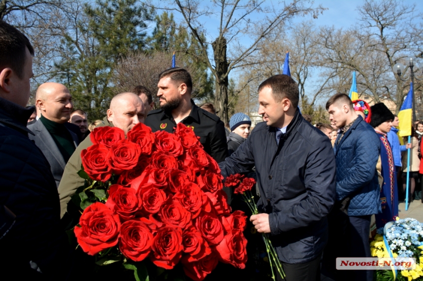 В Николаев на возложение цветов приехал нардеп Ярош