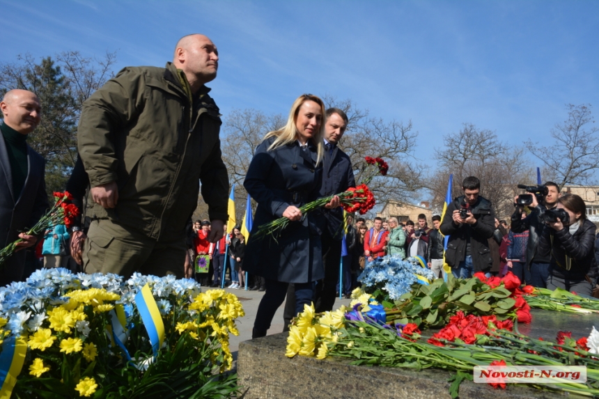 В Николаев на возложение цветов приехал нардеп Ярош