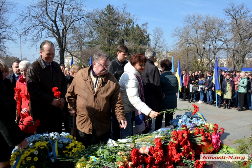 В Николаев на возложение цветов приехал нардеп Ярош