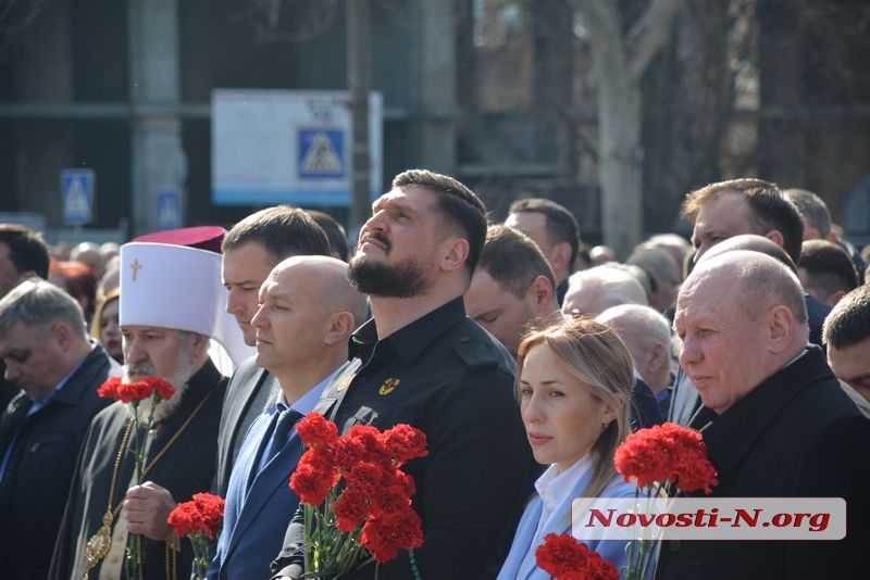 В Николаеве почтили память погибших в боях 