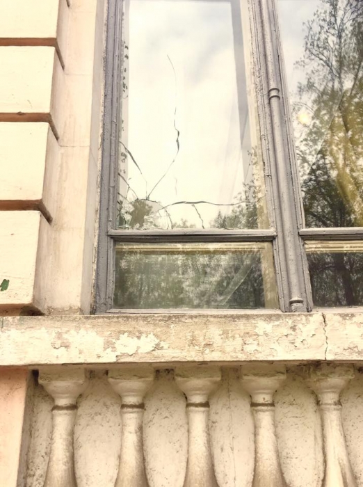 В здании Украинского института нацпамяти разбили окна