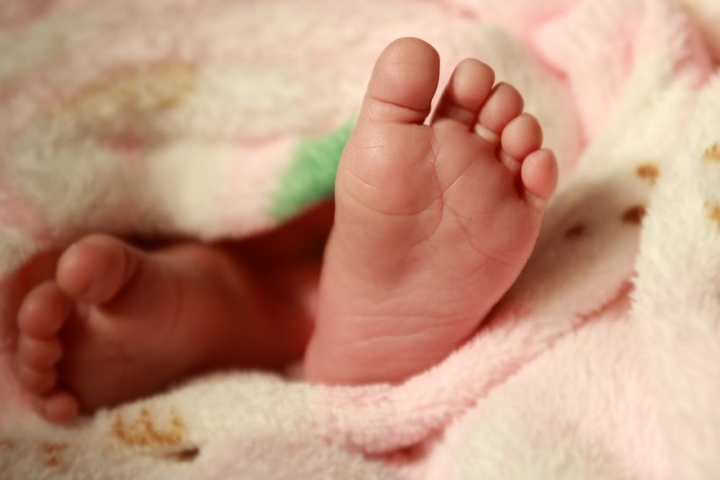 В школе на Николаевщине уборщица утопила новорожденного младенца в ведре для мытья полов