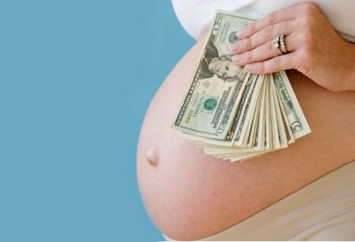 В Минздраве хотят внедрить новую систему оплаты родов