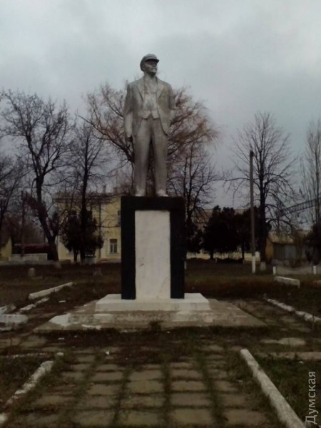 В Одесской области обезглавили последний памятник Ленину