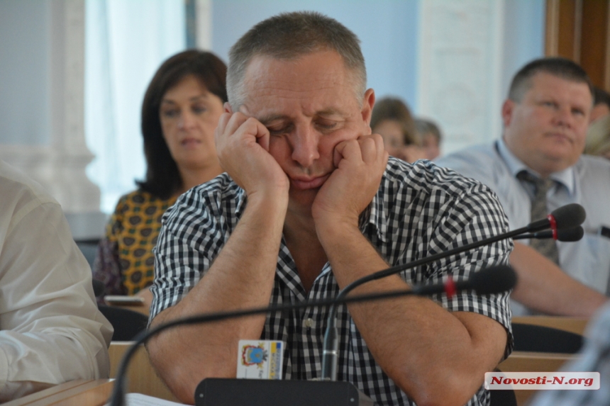 «Отстранить Сенкевича! Распилить бюджет!»: как депутаты заседали на внеочередной сессии