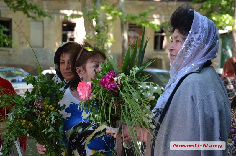 В главном николаевском храме праздновали Троицу