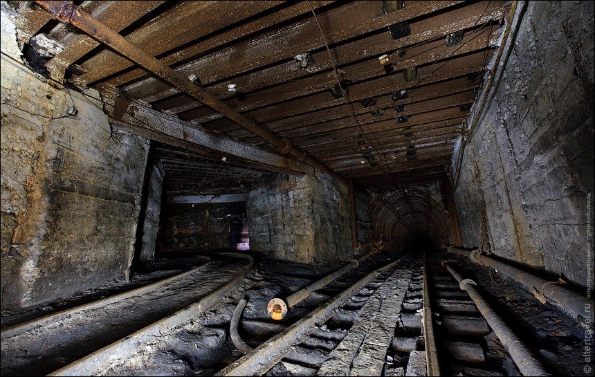 В Добропольском районе на шахте вспыхнул газ, четыре горняка получили ожоги