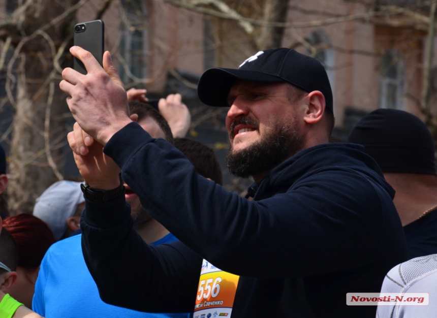 Богатая мимика и жестикуляция губернатора Савченко. ФОТОРЕПОРТАЖ