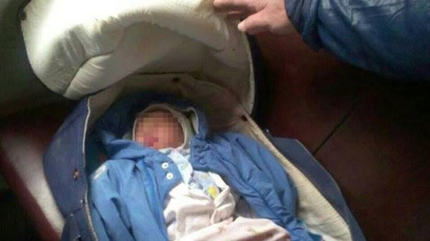 Женщина оставила новорожденную дочь на полу вагона в электричке "Казатин – Киев"