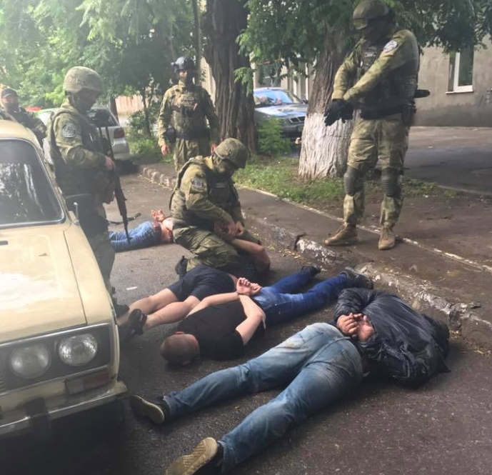 В Одессе спецподразделения полиции задержали банду вооруженных грабителей