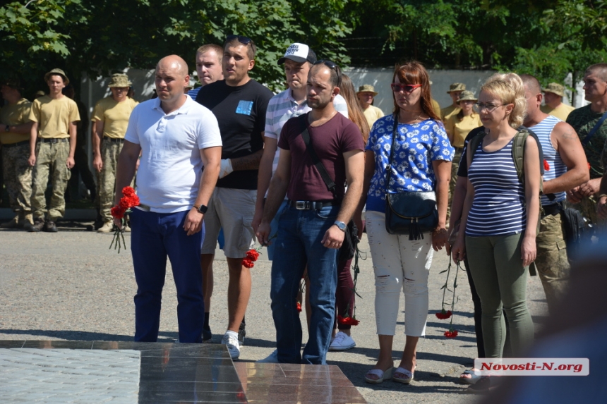 Николаевцы почтили память погибших под Зеленопольем