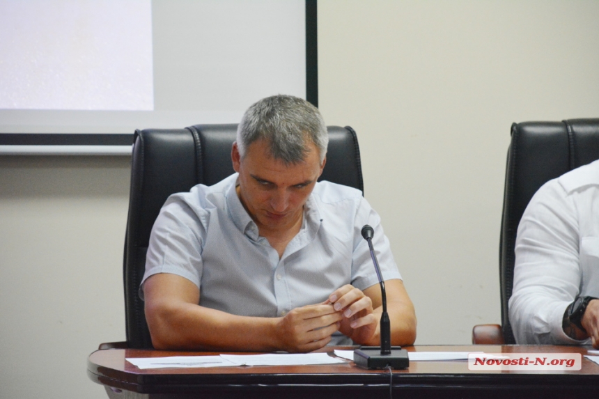 Губернатор Савченко на совещании всё время подтрунивал над мэром Сенкевичем