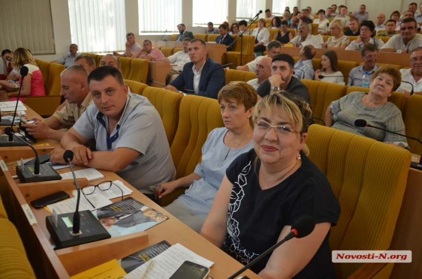 «Уволить и отправить домой замов губернатора!»: как проходила сессия Николаевского облсовета. ФОТОРЕПОРТАЖ