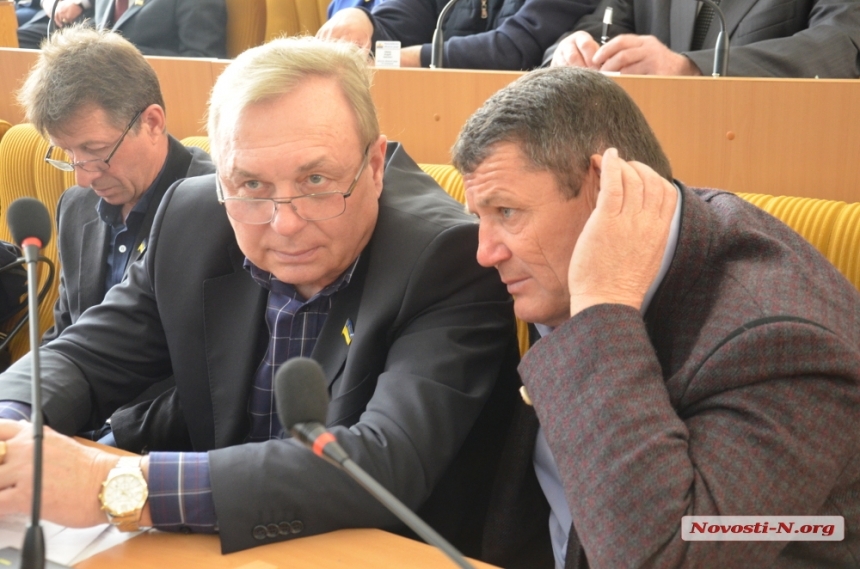 Почему депутаты обозлились на зама губернатора Савченко. Кому и как выделяются деньги на округа