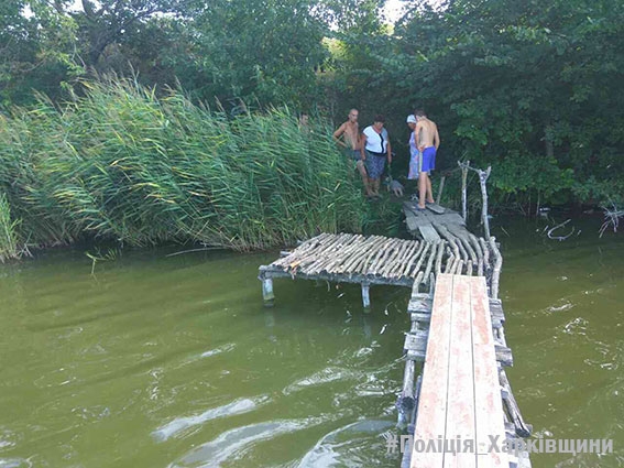 В Харьковской области в пруду обнаружили тело полуторагодовалой девочки