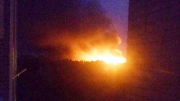 В Харькове после удара молнии горит здание суда