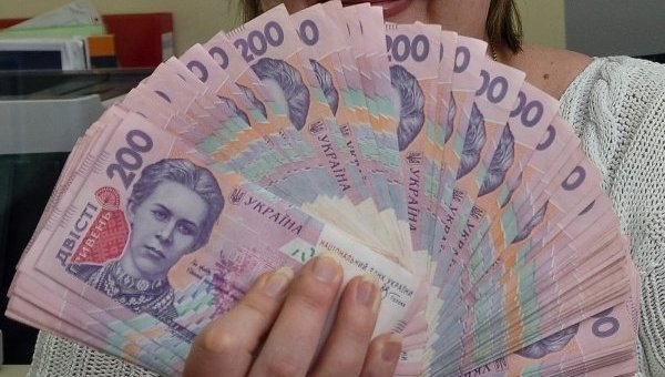 МВФ увидел угрозу для экономики Украины в росте зарплат