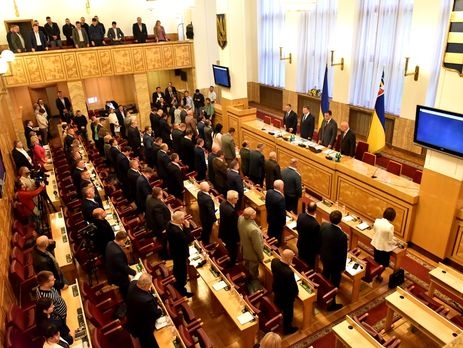 Закарпатский облсовет просит ветировать закон "Об образовании"
