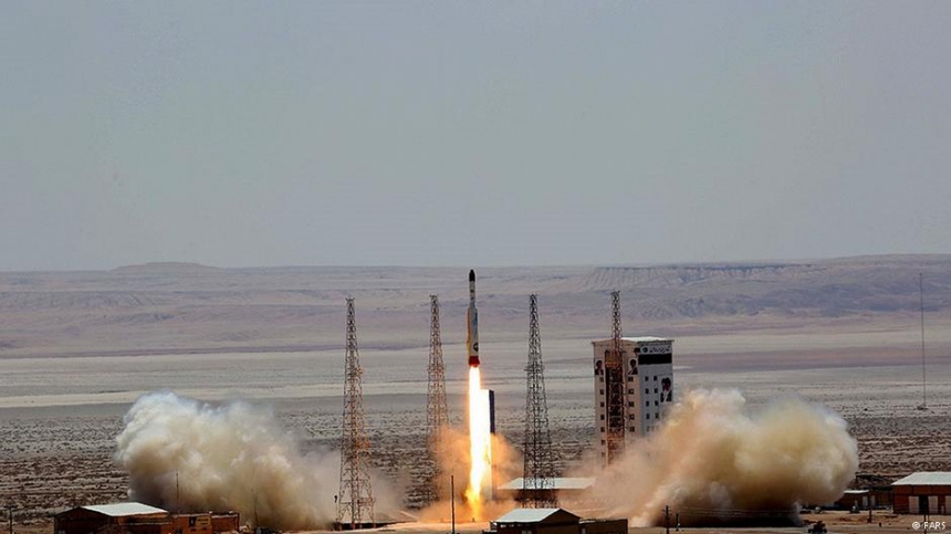 Иран провел испытание баллистической ракеты