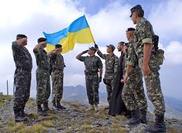 Число украинцев, готовых защищать страну с оружием в руках, уменьшается с запада на восток