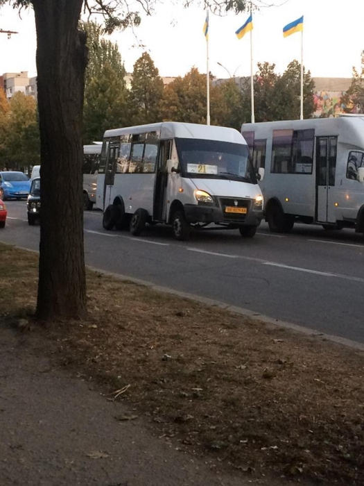 В Николаеве у маршрутки на ходу отвалилось колесо