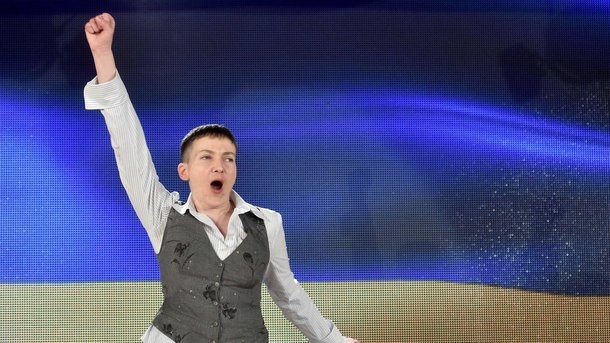 Надежда Савченко "на кураже" пустилась в пляс под песню Сердючки