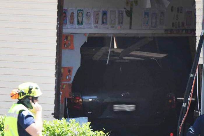 В Австралии автомобиль въехал в школу: 2 детей погибли, 20 пострадали