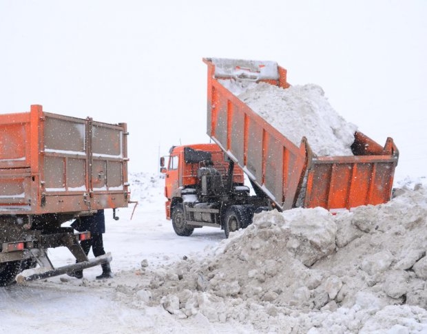 Снег — это дорого: во сколько обходится бюджету Николаева вывоз снега