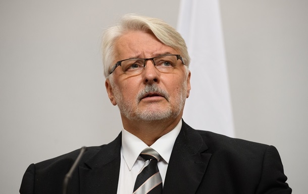 Украина с Польшей возобновили переговоры об эксгумации поляков