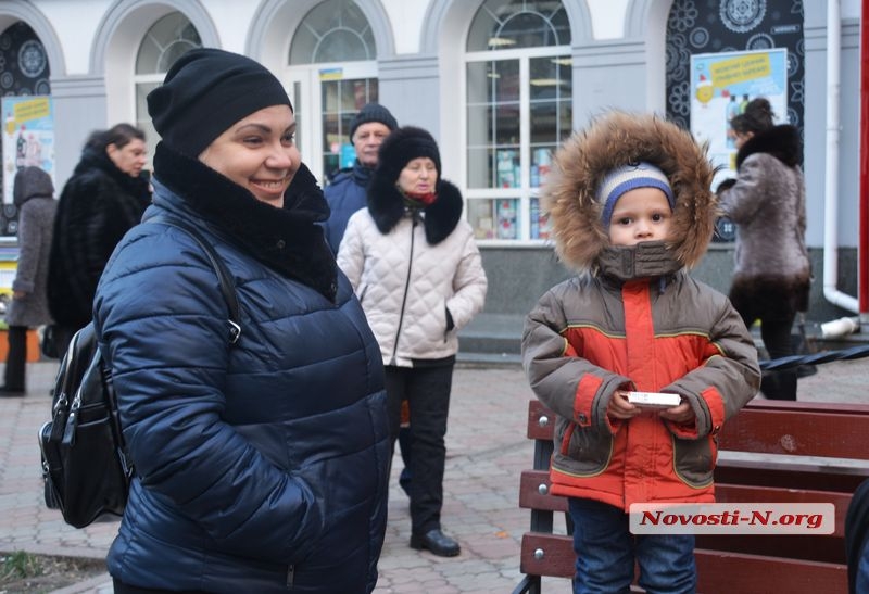 Святой Николай и ангелы: как в Николаеве открывали традиционную ёлочку