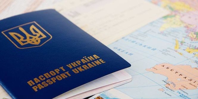 В Украине запускают дополнительную линию изготовления загранпаспортов