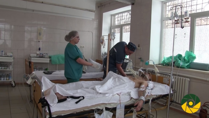 За жизнь захваченного в плен российского диверсанта украинские медики боролись семь часов. ВИДЕО