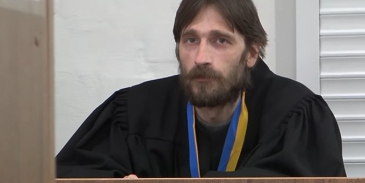 Николаевский судья заявил о вмешательстве прокуроров и следователей в деятельность суда 
