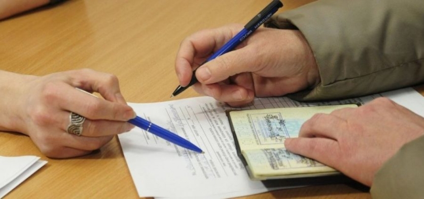 Проверки и штрафы: в Украине хотят изменить правила прописки и выписки граждан