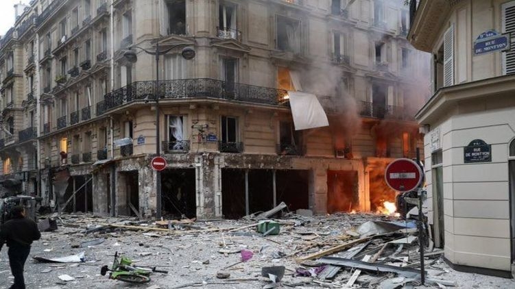 Взрыв в центре Парижа. Хроника событий, фото и видео