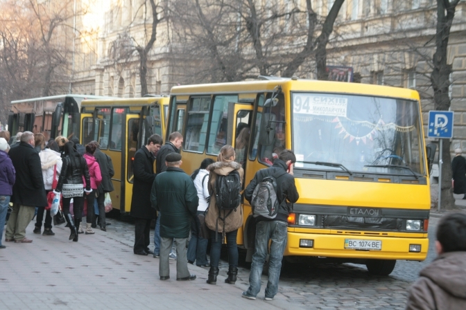 Во Львове повысили цену проезда в маршрутках до 7 гривен