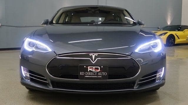 При попытке угона авто Tesla вора будет пугать музыка Баха на полной громкости
