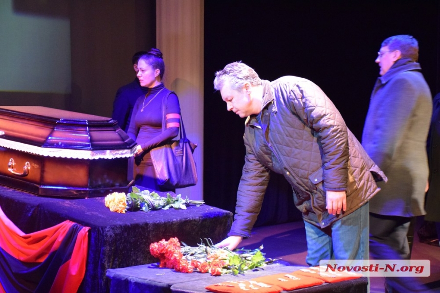 Николай Кравченко отыграл в своём последнем спектакле под названием жизнь. ФОТОРЕПОРТАЖ