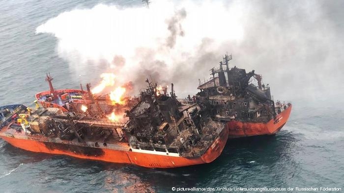 Горел больше месяца: В Черном море потушили пожар на российском танкере Candy