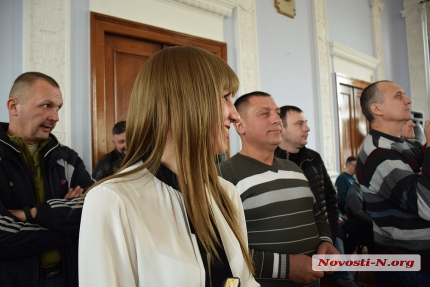 Чем депутаты Николаевского горсовета занимаются во время сессии. ФОТОРЕПОРТАЖ