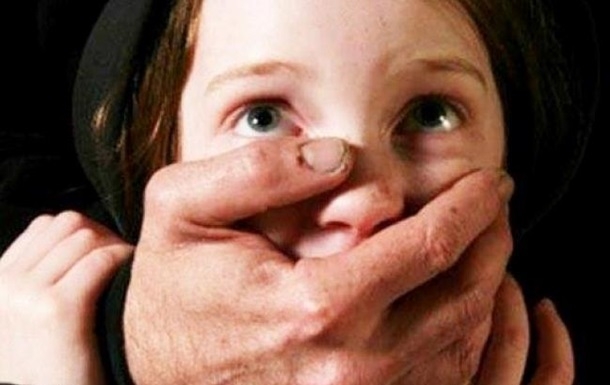 В Украине за сутки зафиксировали пять случаев растления детей