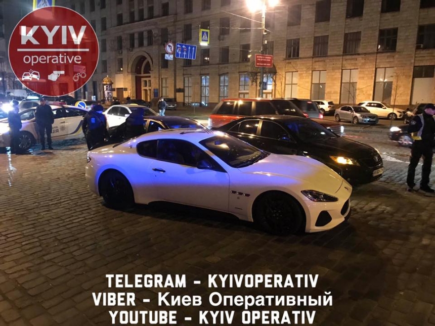 В центре Киева водитель "Мазерати" устроил стрельбу после ДТП