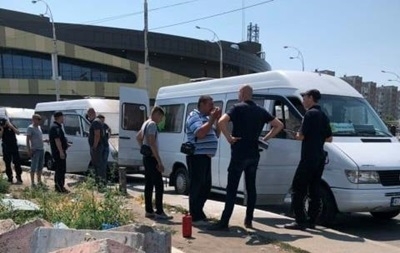В Киеве маршрутку закидали «коктейлями Молотова»