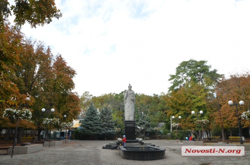 Бабье лето: Николаев окрашивается в янтарные тона. ФОТО